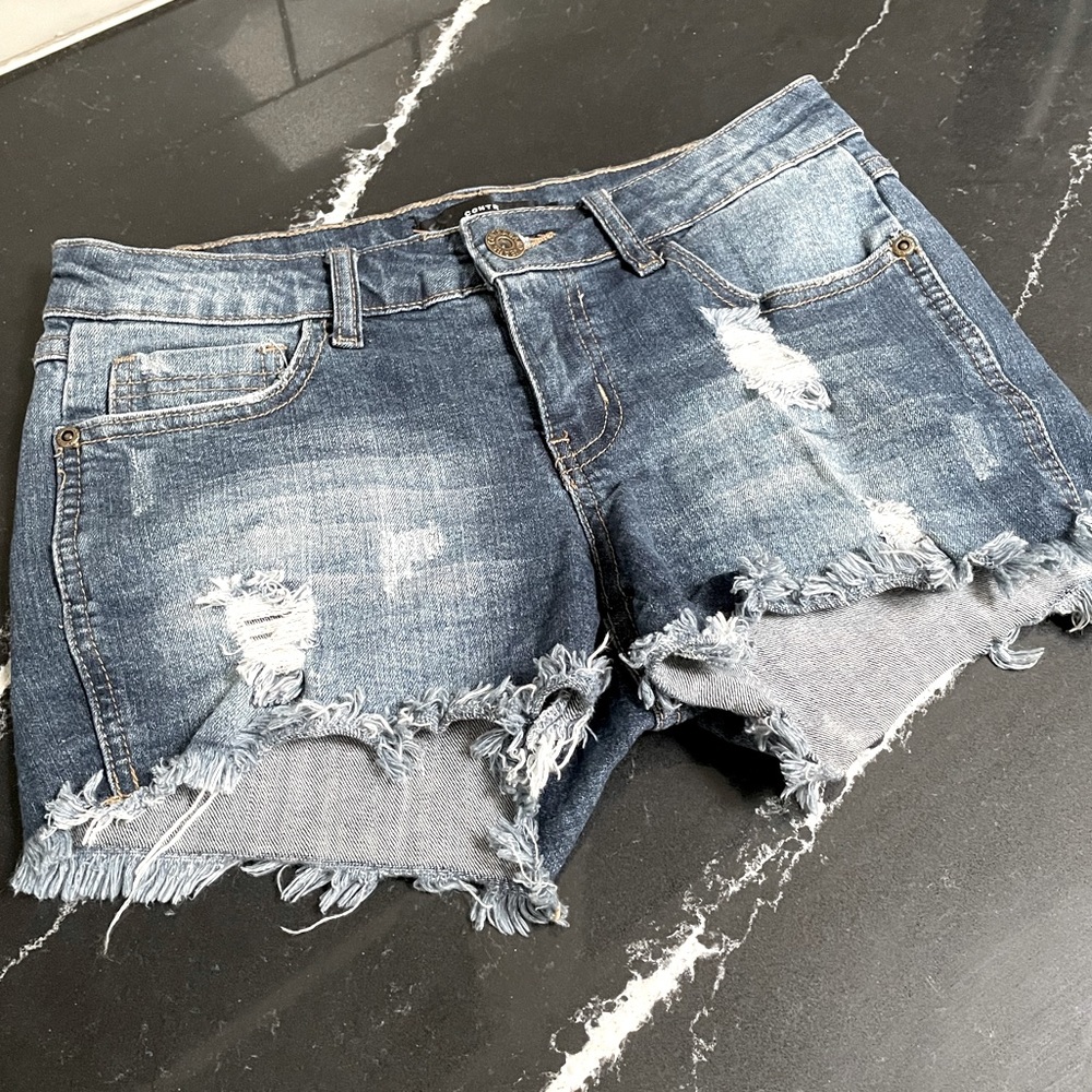 NWOT Contraband Jean Shorts -Size 3